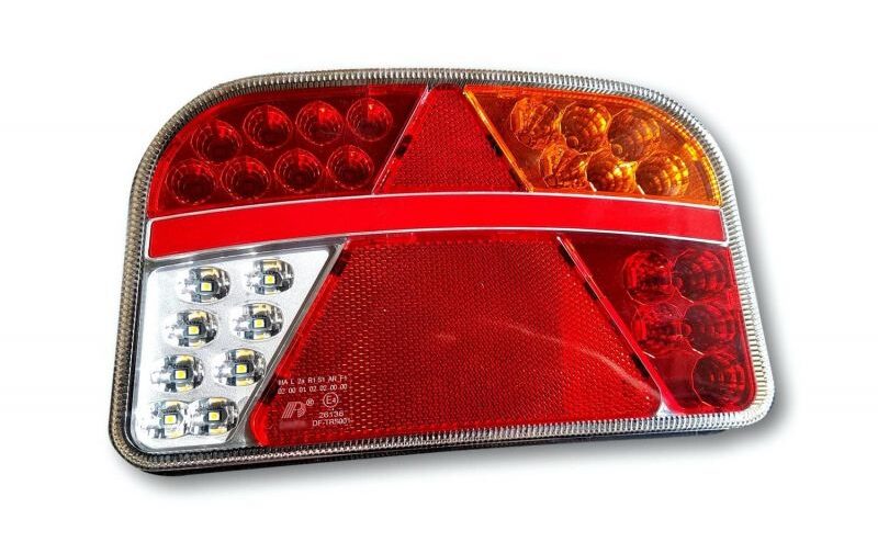 50110_LED-lampa_trokut_DESNA_web_G