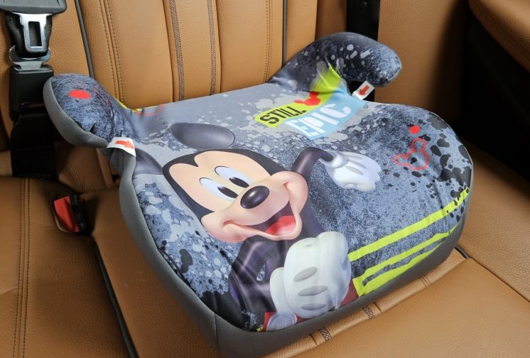 20210__Mickey_djecja_sjedalica_u_autu_WEB
